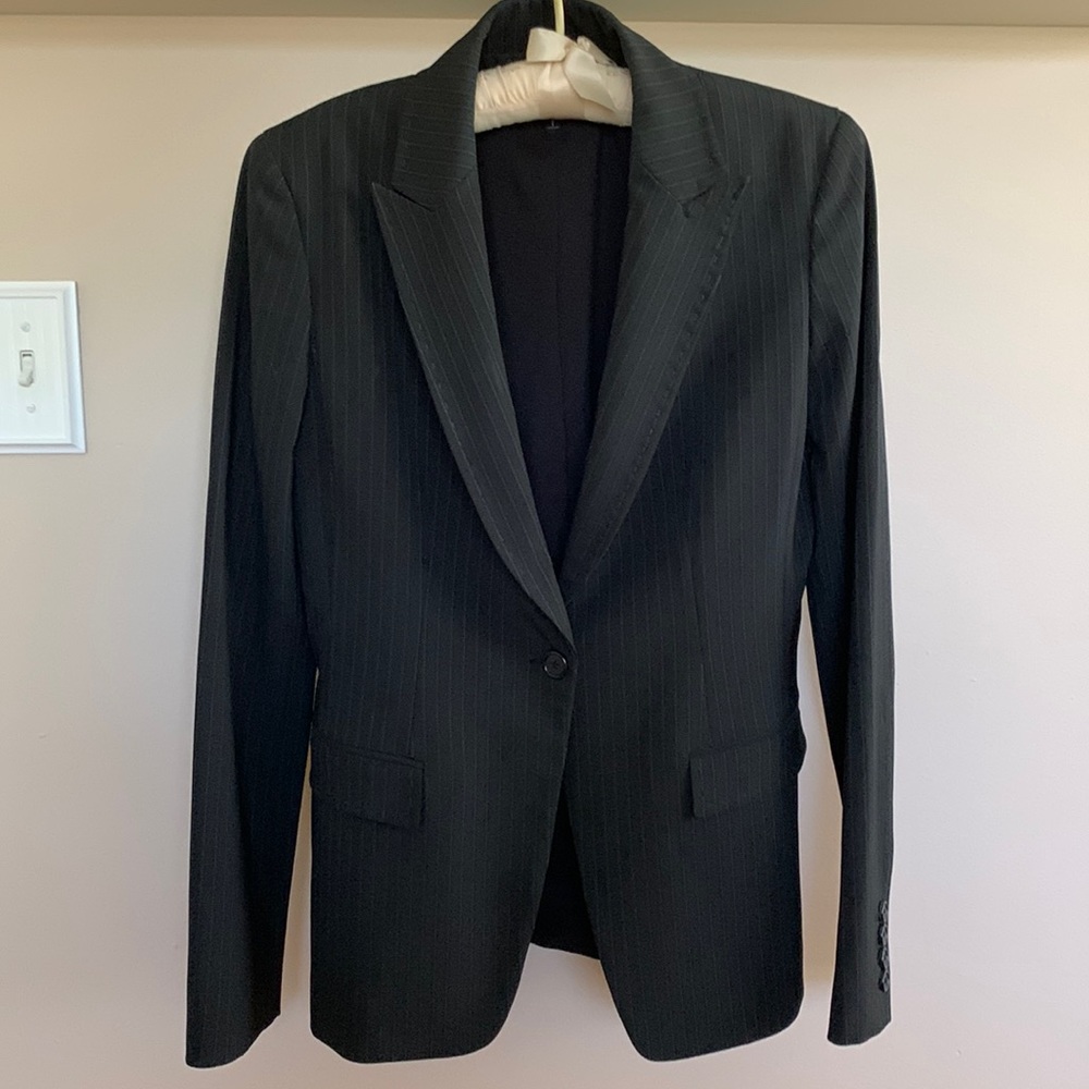 T Tahari blazer. Size 2. Black